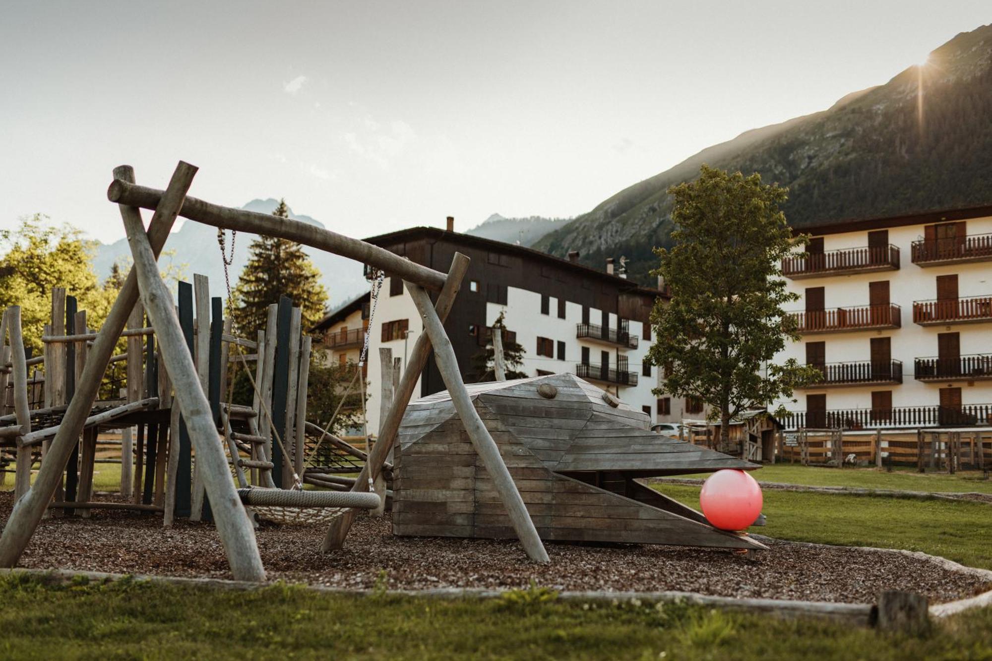 Family Hotel Serena Andalo Eksteriør billede